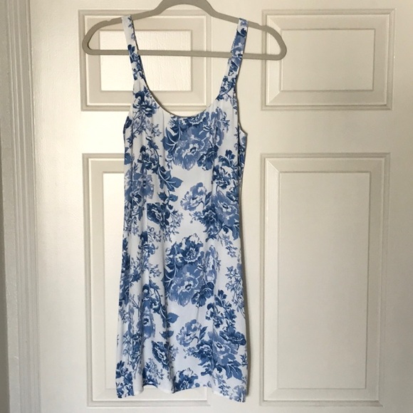 Reformation Dresses & Skirts - Reformation Blue and White Floral Dress